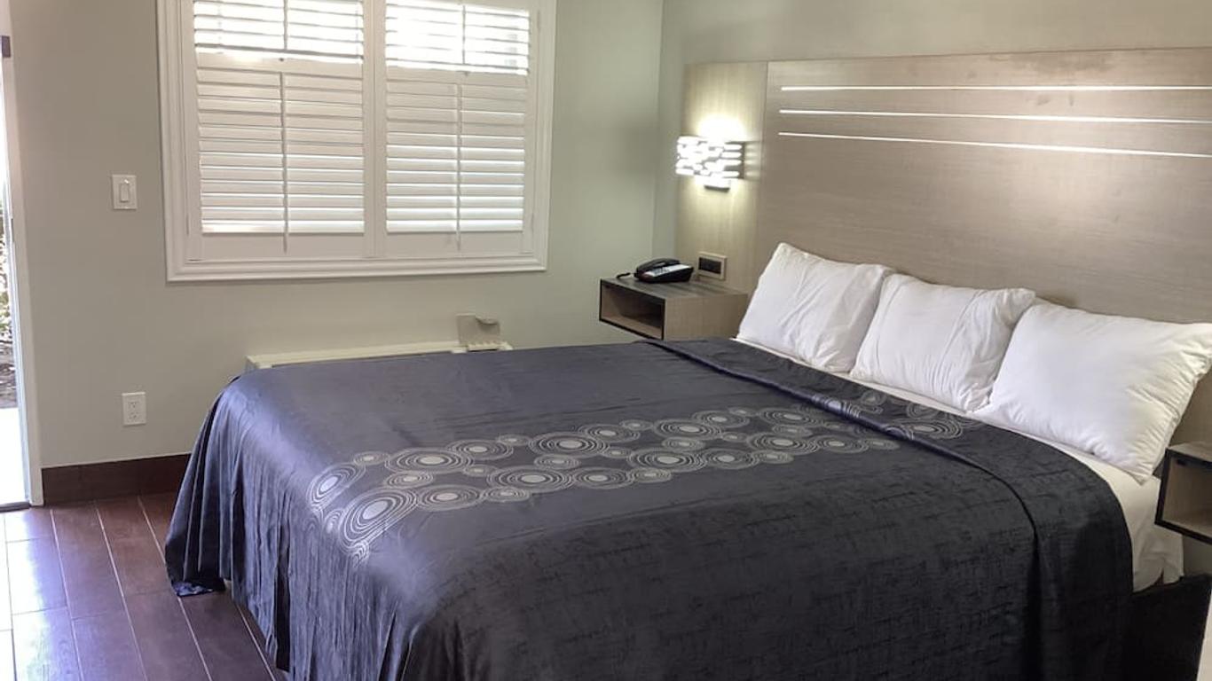 Mayfair Inn Onratio Airport & Convention Center