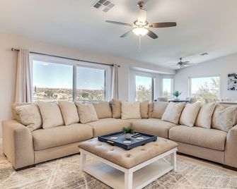 Golfers Paradise With Views In Fountain - Fountain Hills - Living room
