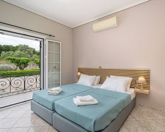 Arte Villa,Margarita apartment huge garden,with pool-5 min drive from Sami - Sami - Bedroom