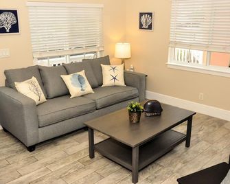 Blue Waters Treasure Island - טרז'ר איילנד - סלון