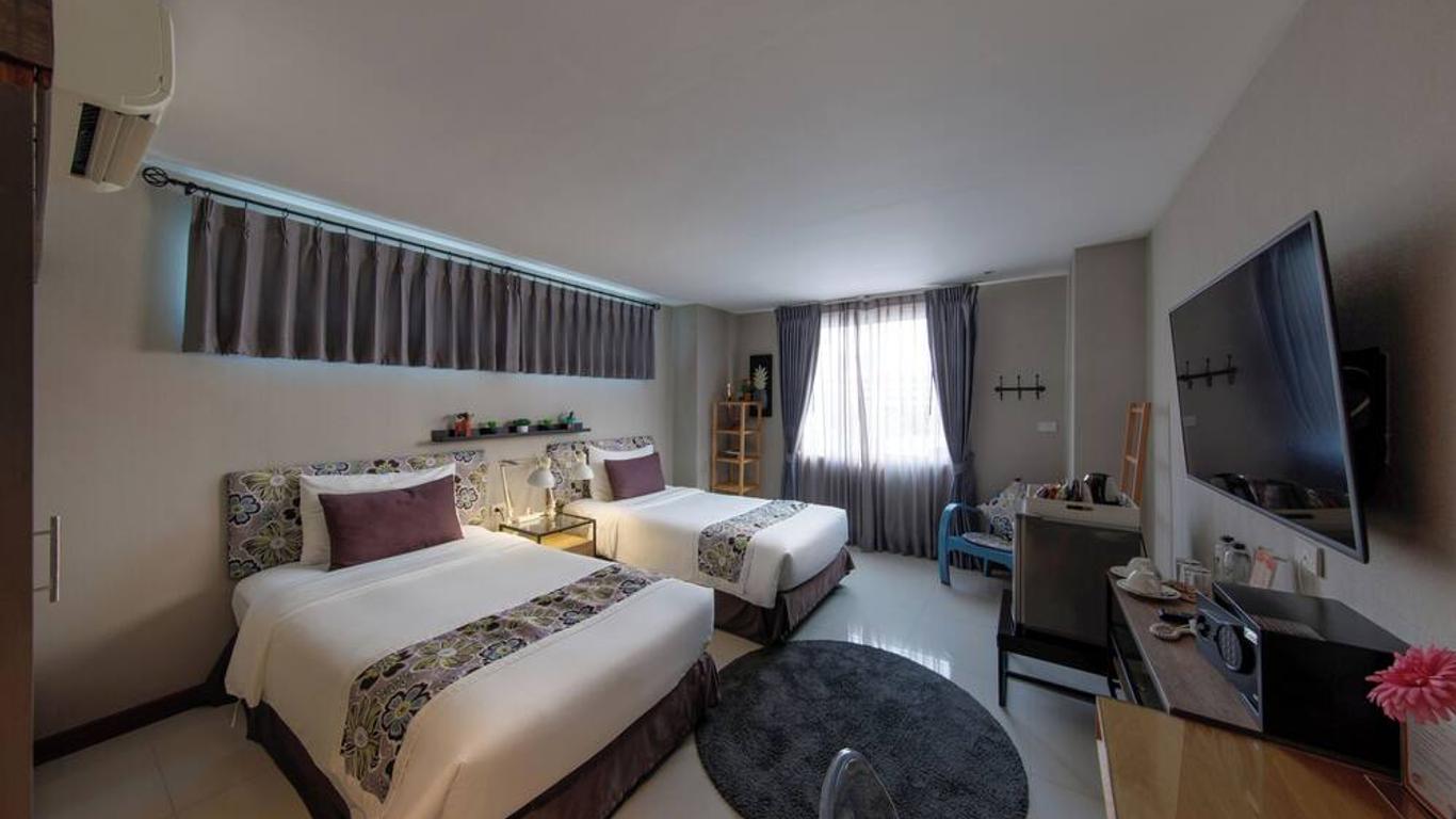 Chala Number 2 Art and Gallery House