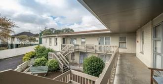 Amber Court Motel - Distretto di New Plymouth - Balcone