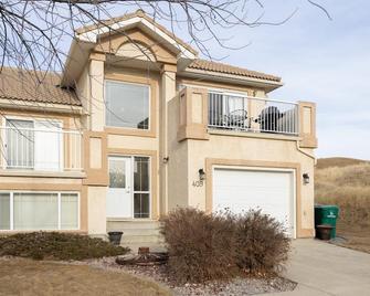 Paradise Canyon Golf Resort - Luxury Condo M409 - Lethbridge - Building