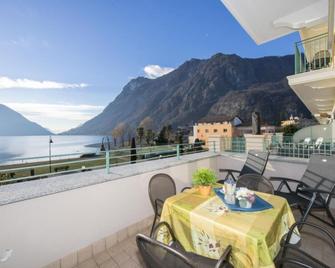 Budget Village Apartments - Porto Letizia - Porlezza - Balkon