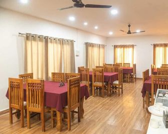 Raj Garden Resort - Guwahati - Restaurant