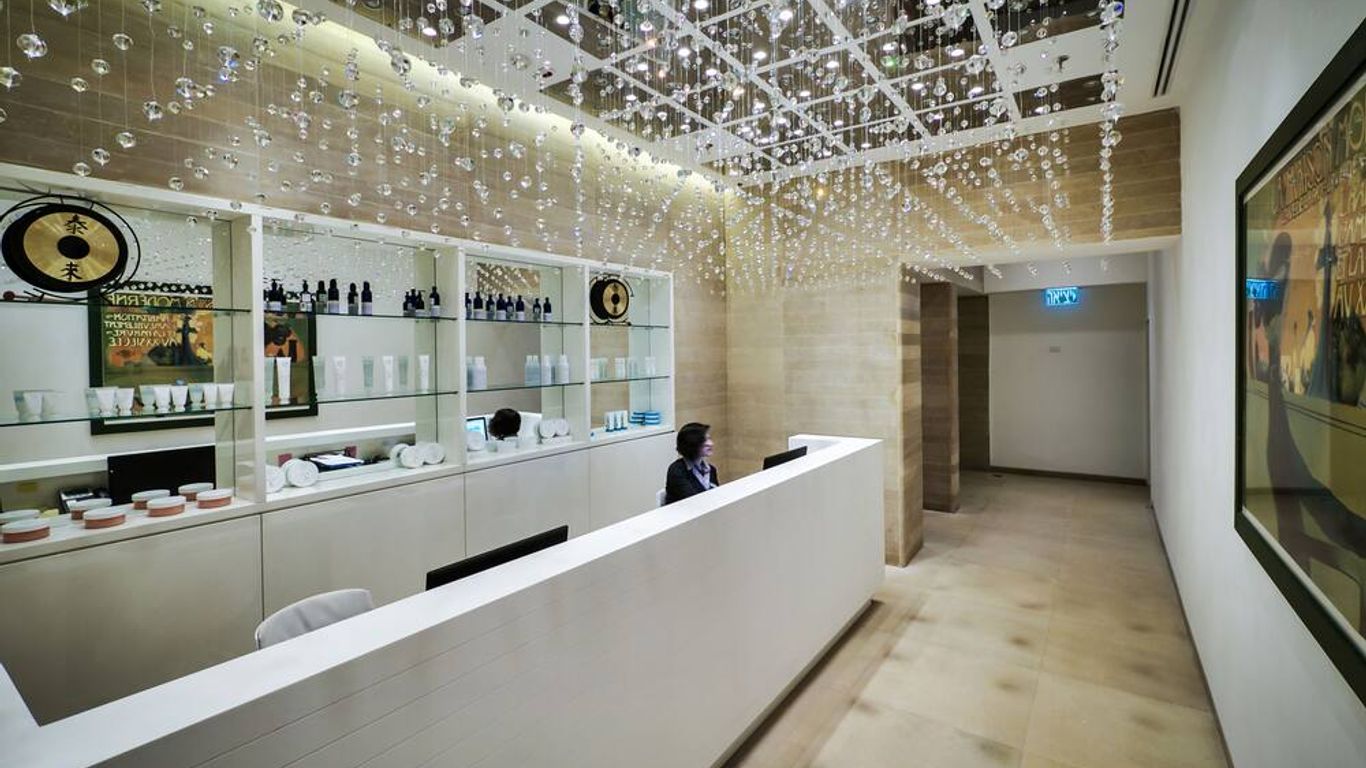 إلما هوتل آند أرت كومبليكس