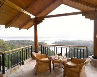 Ri Kynjai Serenity By The Lake - Shillong - Balcón