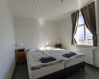 Hólmavík Guesthouse - Holmavik - Bedroom