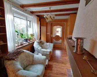 Ferienwohnung im Haus am Waldrand in Freital - Freital - Sala de estar