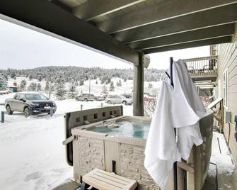 First-Floor Big Sky Condo with Hot Tub! - Big Sky - Balcony