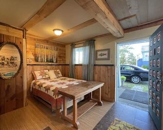 Bayshore Rv Park & Guest Suites - Tokeland - Bedroom
