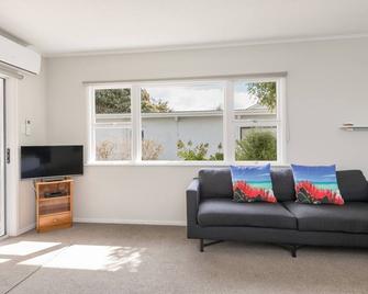 Abbey Court Motel - Motueka - Living room