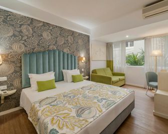 Hotel Madeira - פונשל - חדר שינה