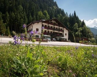 Hotel Monte Civetta - Alleghe - Budova