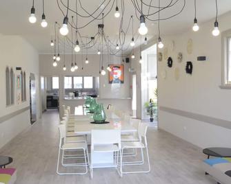 Bridge Backpackers - נלסון - חדר אוכל