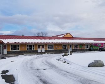 Middlebury Sweets Motel - Middlebury - Building