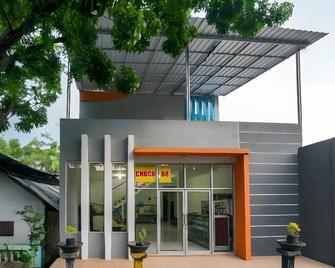 Hotel O Choco 88 Residence - Probolinggo - Building