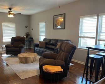 The Lodge in Great Bend - Great Bend - Sala de estar