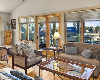 Big Mountain View Condo - Sisters - Sala de estar