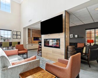 Country Inn & Suites by Radisson, Covington, LA - Covington - Salónek