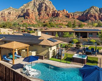 Remodeled, Private Pool, Hot Tub, Surrounded by Sedona Red Rocks! Sedona Splendor+EV Charger! - Sedona - Piscina