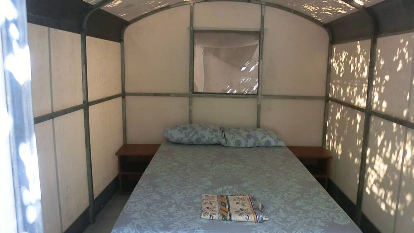 Santorini Camping & Hostel