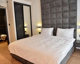 Selfie's Boutique Hotel - Tiberias - Bedroom