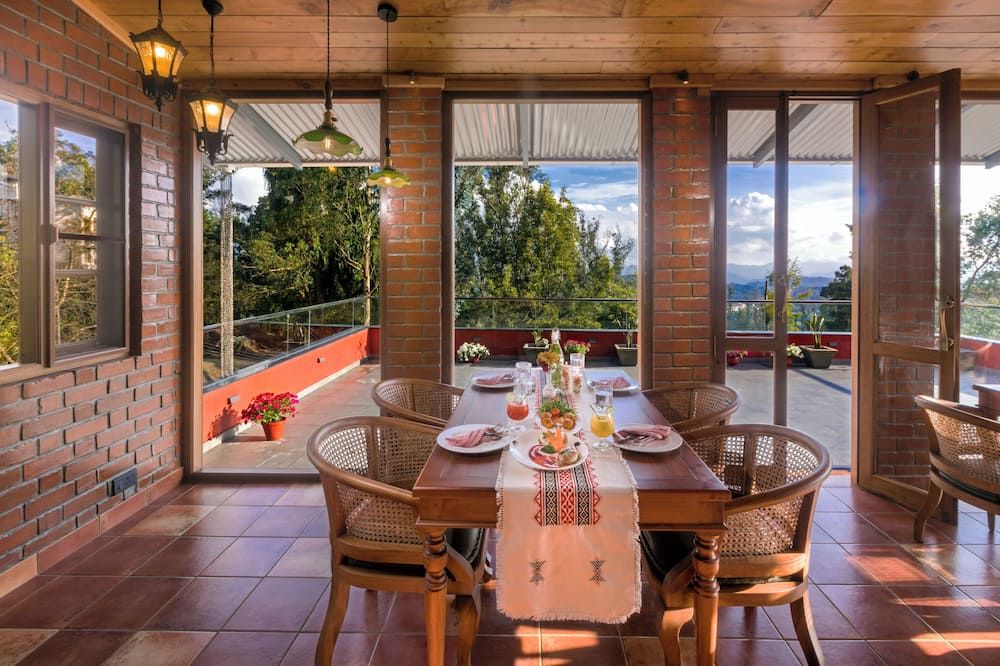 Willow Hill by Nature Resorts and Stays - אוטי - חדר אוכל