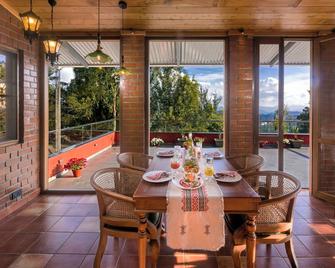 Willow Hill by Nature Resorts and Stays - Ooty - Dining room