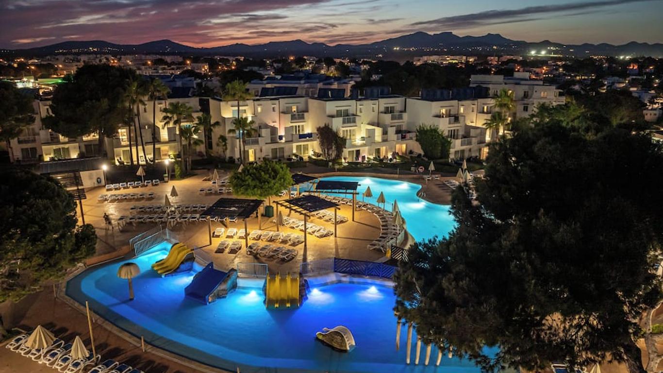 هوتل كلوب إيز تالايال