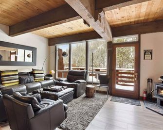 Alpine Manor Retreat Mountain Relaxation - Olympic Valley - Sala de estar