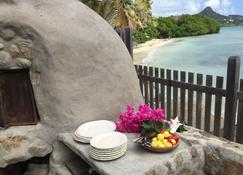 Secluded romantic getaway with the turquoise Caribbean sea just steps away. - Carriacou