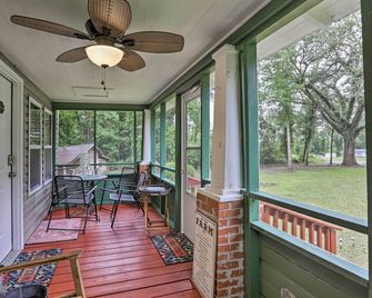 Renovated Home w/ Screened-In Patio on Hwy 90! - Quincy - Balkon