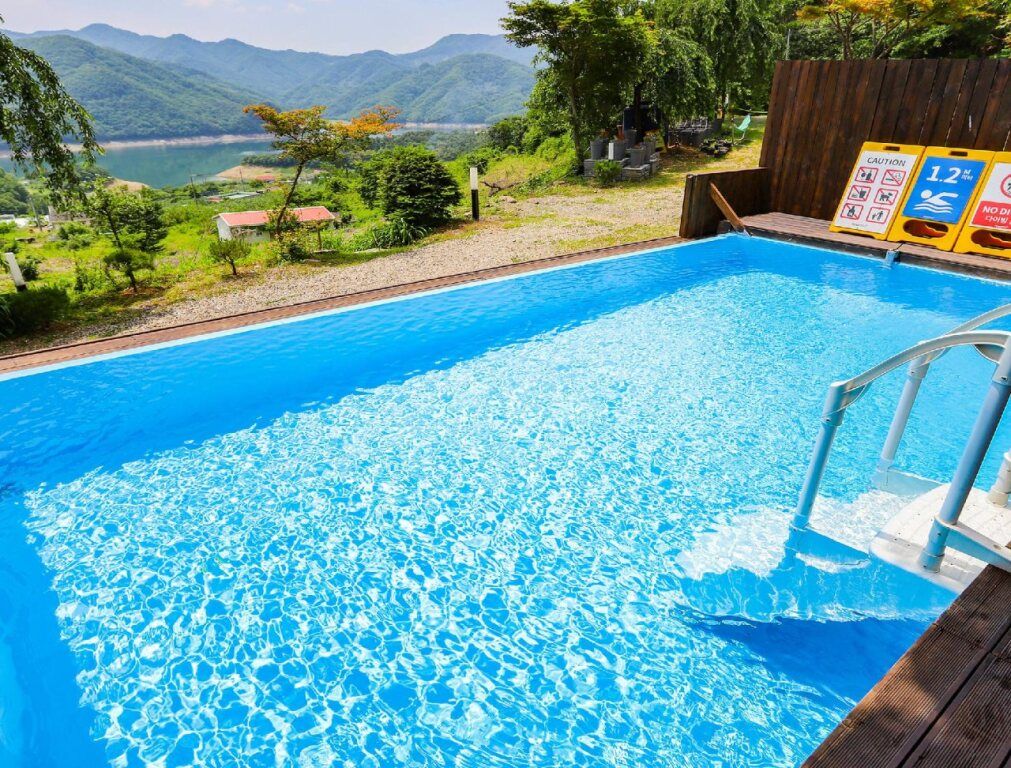 بيناتيس بول فيلا