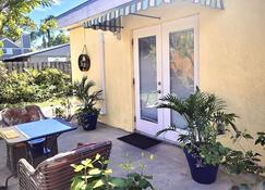 ~ Cozy In-law Apartment Close to Siesta Key ~ - Sarasota - Patio