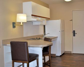 Studio 6 Extended Stay Milwaukee Brookfield Wi - Brookfield