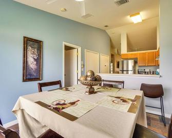 Clermont Vacation Rental with Community Pool! - Clermont - Dining room