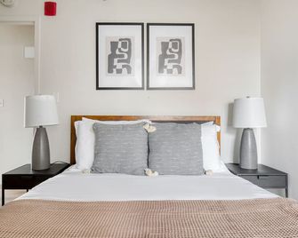 Charming Allston 2BR, nr Boston U & Green Line, by Blueground - בוסטון - חדר שינה