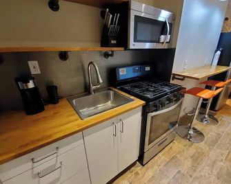 Brooklyn Short Term Rental - The Junction - Brooklyn - Cucina
