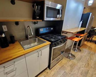 Brooklyn Short Term Rental - The Junction - Brooklyn - Cucina