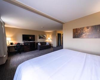 Cobblestone Inn & Suites - Trenton - Trenton - Bedroom