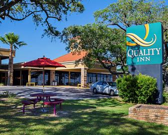 Quality Inn Biloxi Beach - Biloxi - Bygning