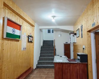 Hotel Silk Route Inn, Kargil Ladakh - Kargil - Front desk
