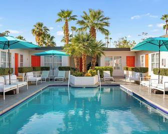 The Weekend - Palm Springs - Pool
