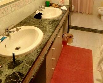 5 beds in a single villa in the center a few miles from Caserta and Naples - Aversa - Bagno