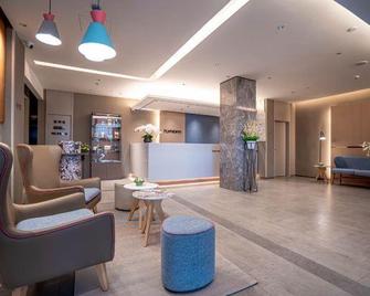 Home Inn Neo Changji Yan'an North Road - Changji - Lobby