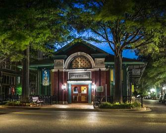The Dim Light Lower Town: Luxury Boutique Condos! - Paducah