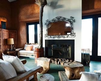 Sacred Sands - Joshua Tree - Living room