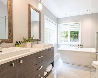 Chalet Manitonga | All Ensuites | Hot Tub & Indoor Sauna | Garage | Close to resort - Mont-Tremblant