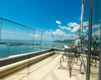 Hotel Antik - Balchik - Parveke